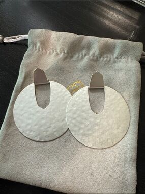 Kendra Scott White Hammered Round Drop Earrings